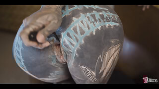 Anuskatzz testing a fuck machine in her ass